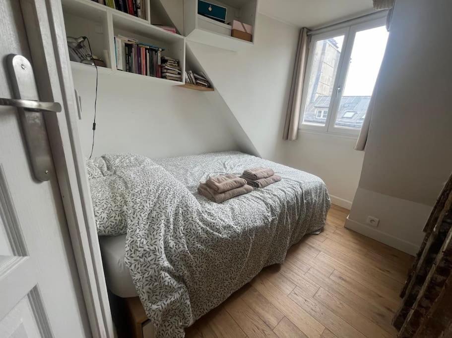Apartment Cosy Sur La Festive Rue Du Fbg Saint-denis *